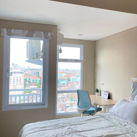 Bess Mansion Apartment, 16Th Floor Surabaya Buitenkant foto